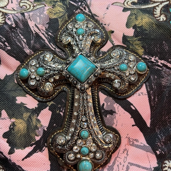 Montana west crossbody purse pink camo with cross nwot faux stones tourquoise - Picture 2 of 7